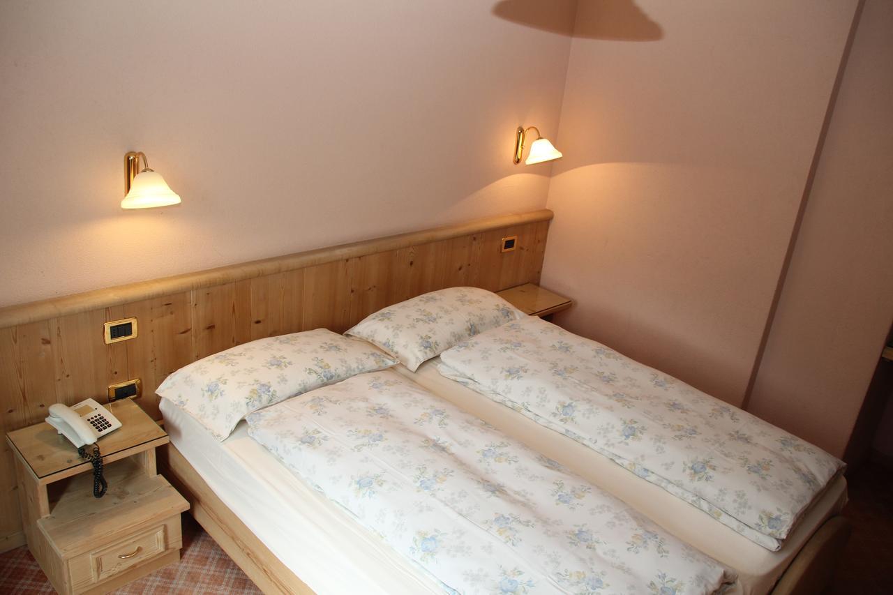 Albergo Caravasc Livigno Ruang foto